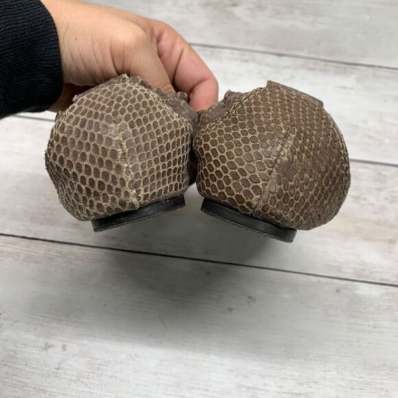 Sofft Womens Size 7.5M Ballet Flats Shoes Snake Print Leather Comfort Casual - Picture 5 of 10